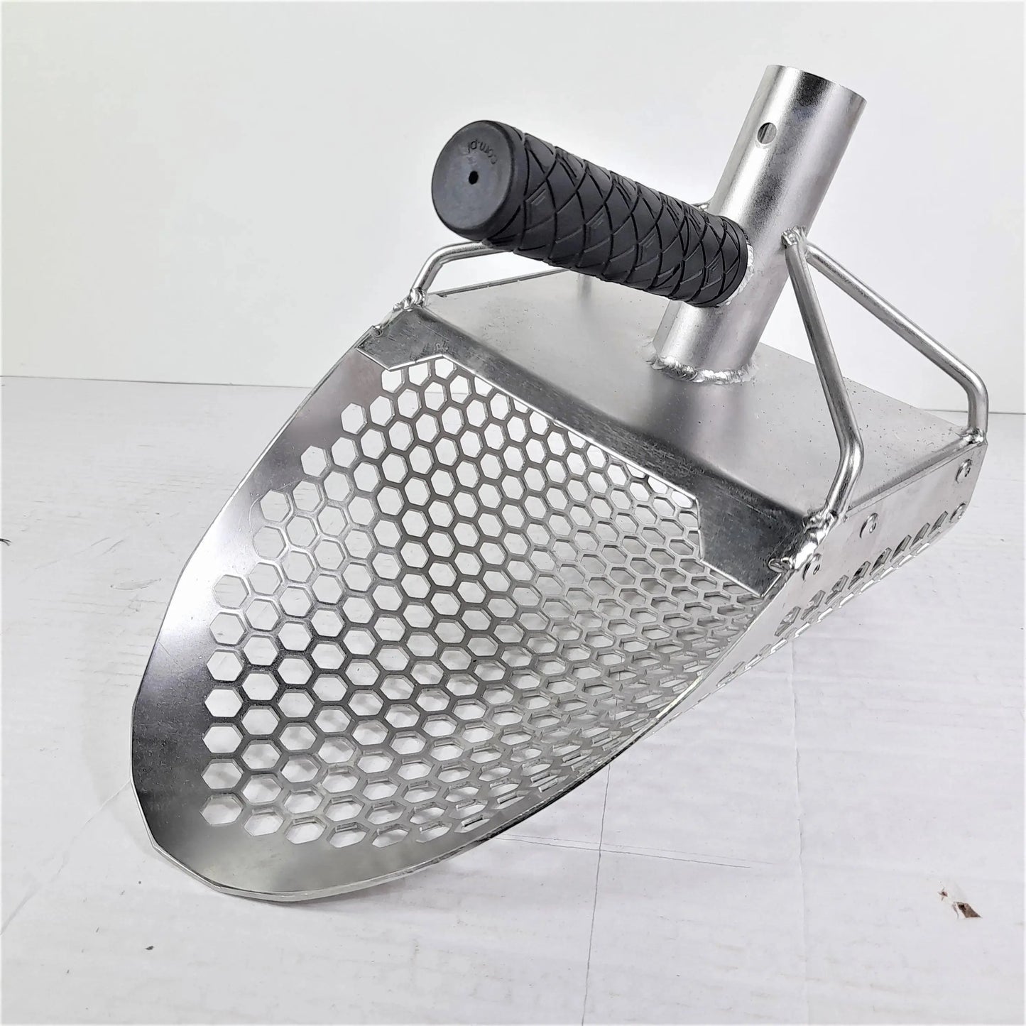 Unbreakable Stainless Steel Beach Sand Scoop - Sandpiper LionOx Distribution (XPAU)